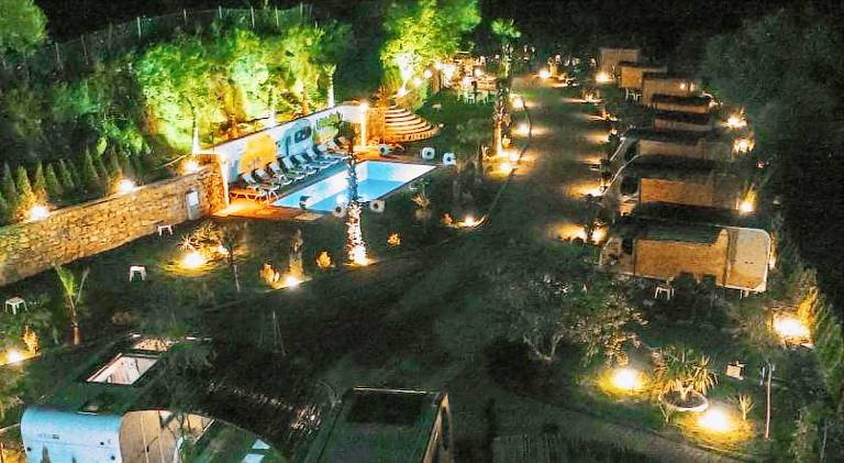 Apartment with yard & pool in Karaburun