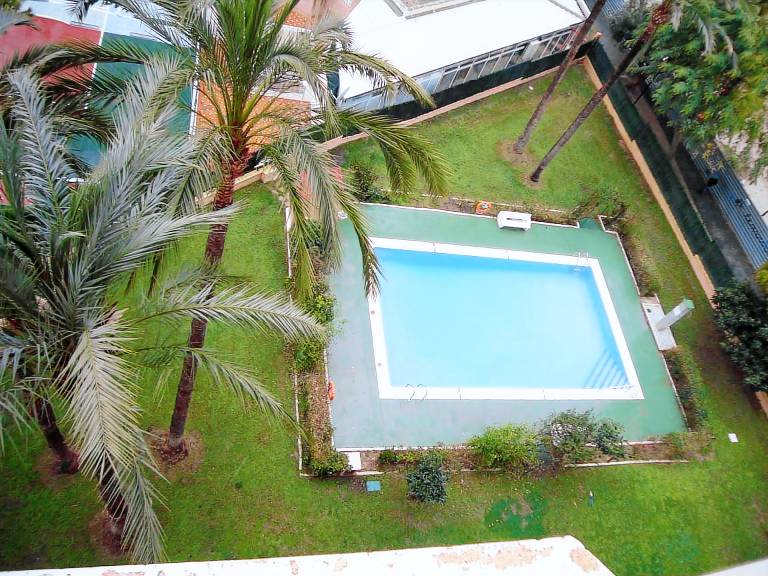 Rental apartment with patio, pool & yard | Pool view — photo 4