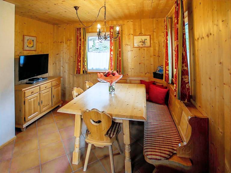 Charming vacation home with pool, terrace & sauna | Ski nearby | Dogs allowed — photo 3