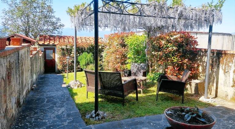 Lovely vacation home with hot tub | Pets are welcome — photo 3