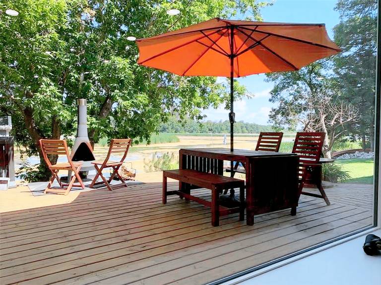 Incredible Waterfront Cottage with Hot-tub, Barbecue and Fire Pit in Portage la Prairie, Manitoba — photo 5