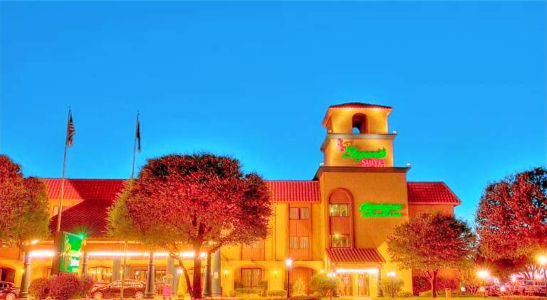 MCM Elegante Suites Abilene — photo 5