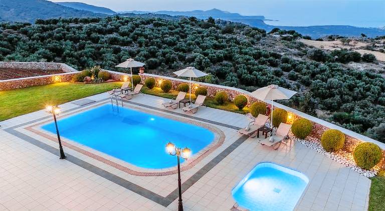 Villa with pool — photo 2