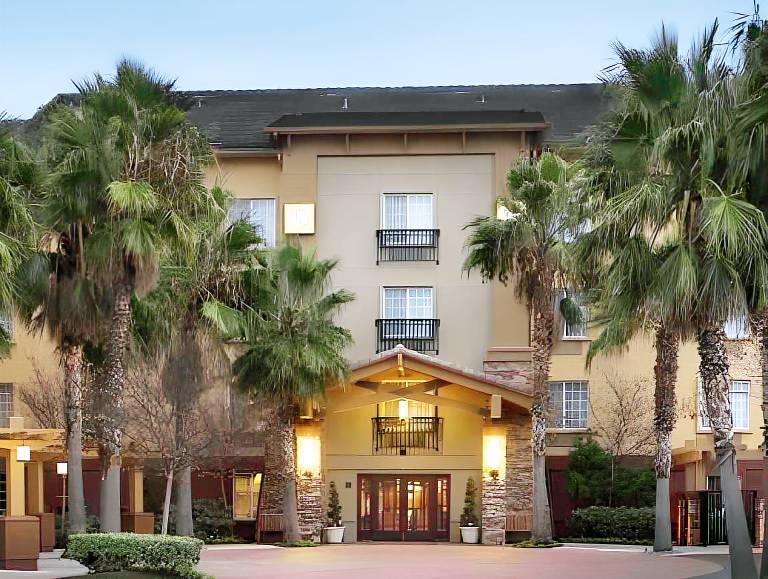 Larkspur Landing Extended Stay Suites Folsom in Folsom, CA