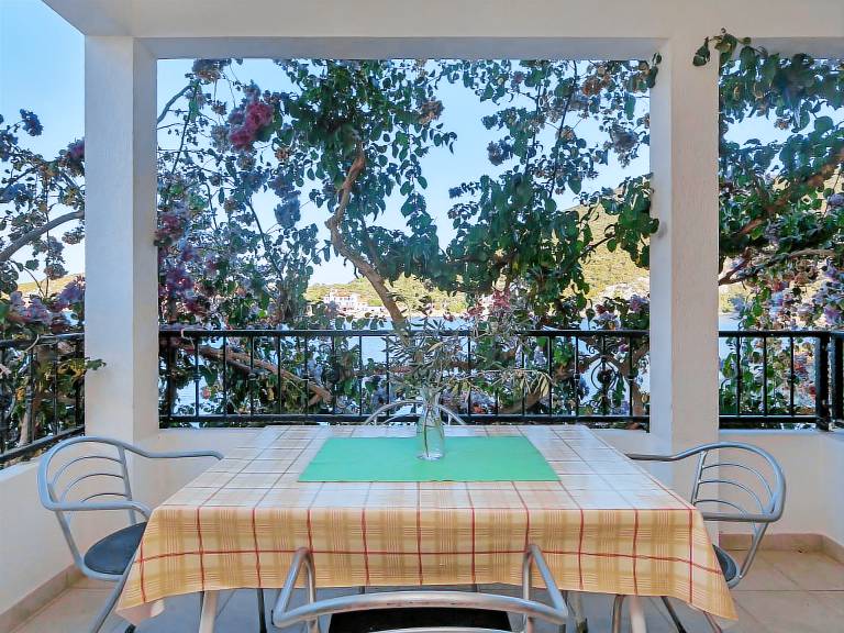 Ferienwohnung in Zastražišće, Pokrivenik für max. 3 Personen Ferienwohnung in Zastražišće, Pokrivenik für max. 3 Personen