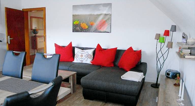 Holiday apartment with barbecue, yard & patio — photo 2
