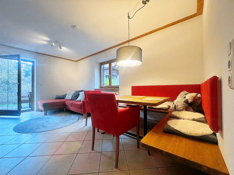 Apartment with patio | Mountain view — photo 2