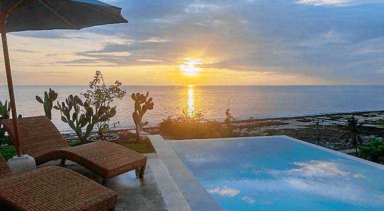 Charming villa with terrace, private pool & yard | Suitable for remote work | Dogs allowed — photo 3