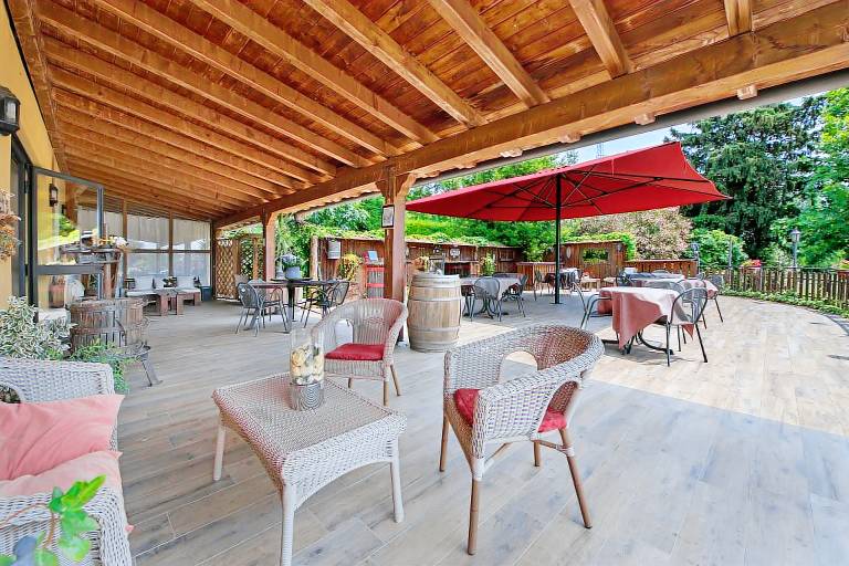 Vacation home with patio, garden & BBQ — photo 5