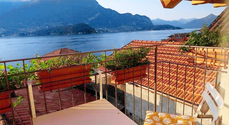 Holiday apartment with terrace | Good for workation in Lezzeno