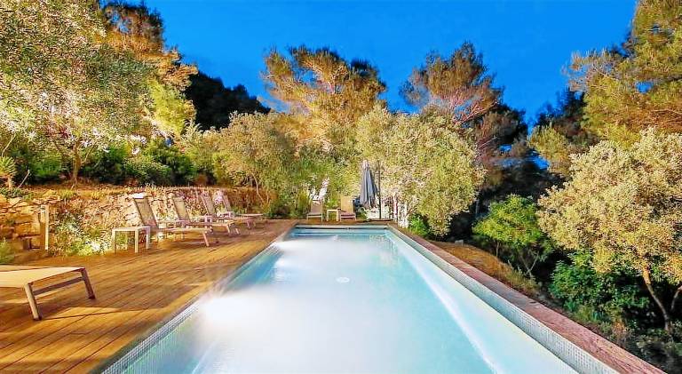 Charming villa with pool & hot tub | Pets are welcome — photo 4
