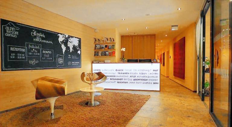 Serviced apartment with sauna & patio — photo 4