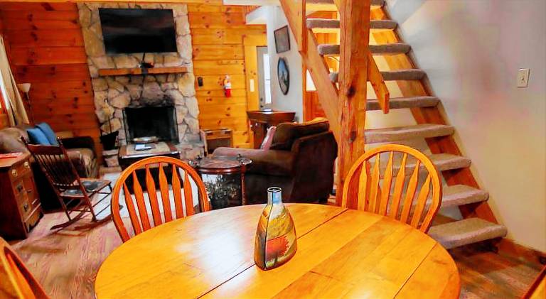 House with hot tub & pool | Pets are welcome — photo 5