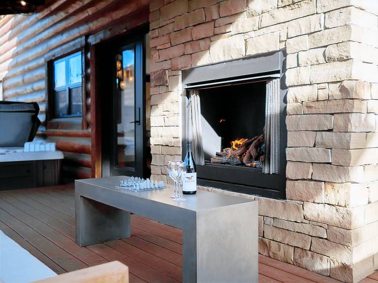 Estes Escape – Jacuzzi, Indoor/Outdoor Fireplace and BBQ Grill — photo 5