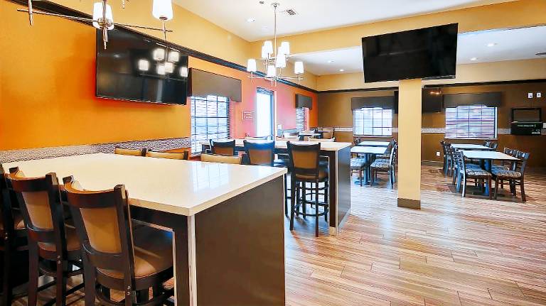 Best Western Plus Edinburg Inn & Suites — photo 4