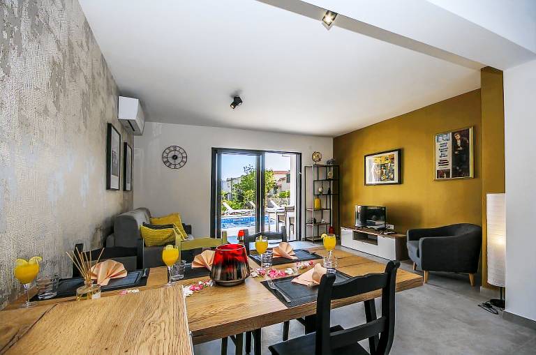 Wonderful rental apartment with barbecue, pool & terrace | Close to the beach | Pet-friendly — photo 4