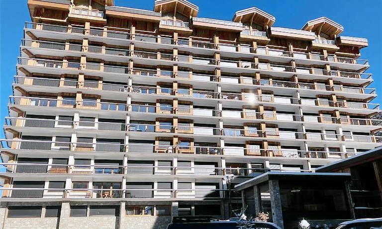 11st floor, balcony, fireplace or stove, 209m², Courchevel in Courchevel
