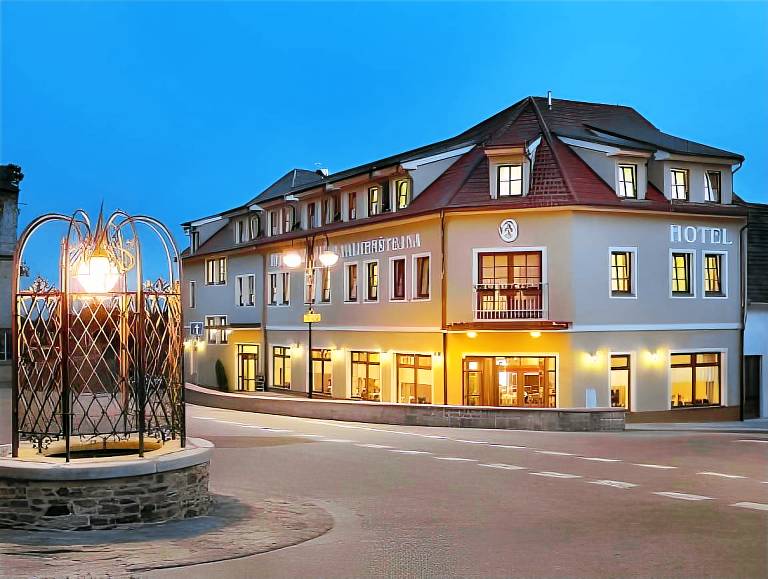 Zavis z Falkenstejna in Hluboka nad Vltavou