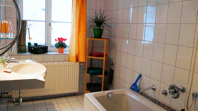 Rental apartment with garden & patio — photo 3