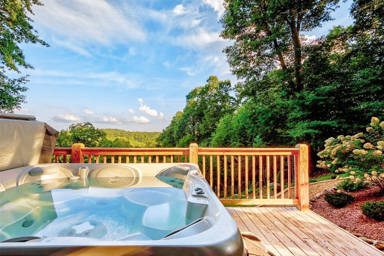 AppalJack Retreat - Pet Friendly home between Boone & Blowing Rock, Hot tub! — photo 4