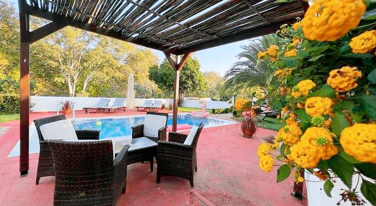 Villa with private pool, terrace & yard — photo 3