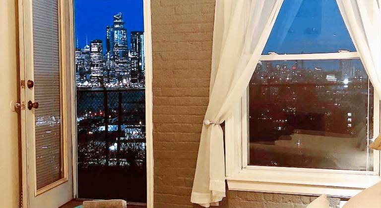Mega Trade Stunning View - APT 3-4 Combination in Secaucus, NJ