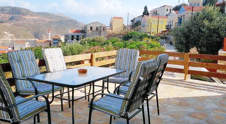 House with patio & barbeque — photo 3