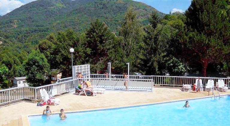 Chalet with pool | Pets allowed — photo 3