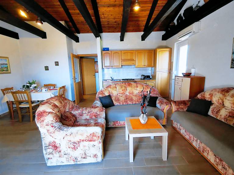 Apartment with barbeque | Sea view — photo 2