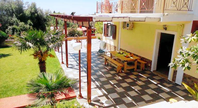 House with garden, terrace & BBQ — photo 3