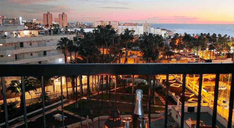 Rental apartment with patio, grill & pool in Adeje