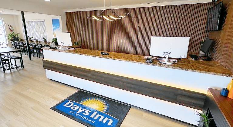Days Inn by Wyndham Ridgecrest near China Lake Naval Station — photo 2