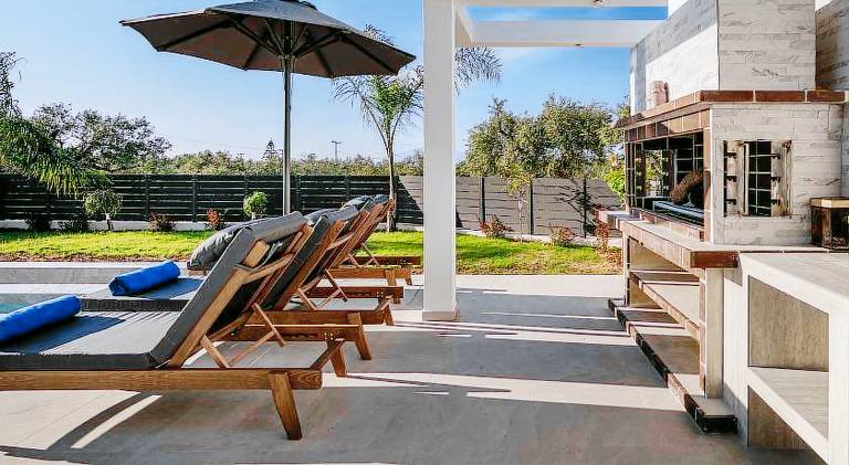 Fully equipped nice villa with patio, private pool & barbecue | Next to the beach | Suitable for remote work | Pet-friendly — photo 5