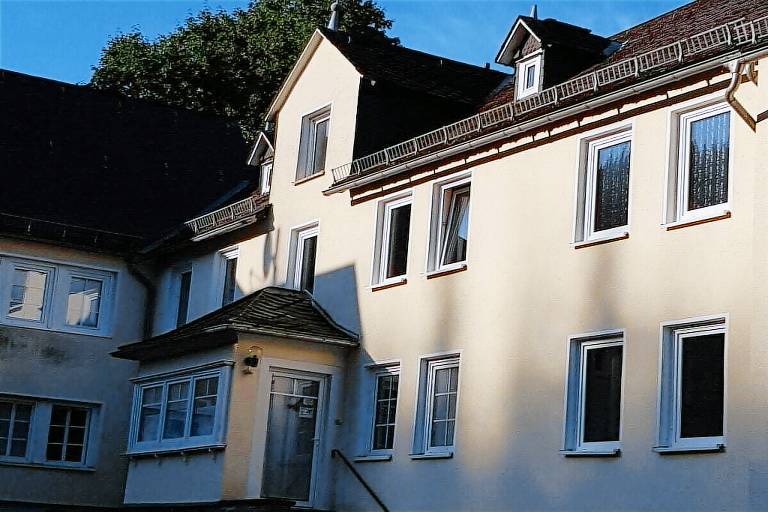 Vacation home with yard, sauna & BBQ in Arnsberg