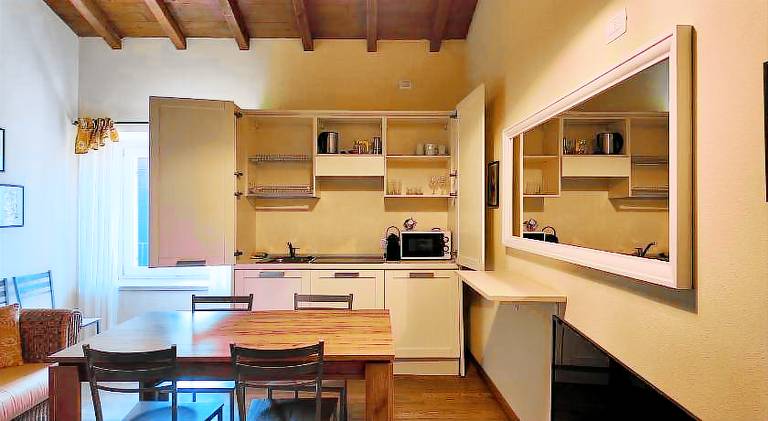 Apartment with grill, pool & yard — photo 5