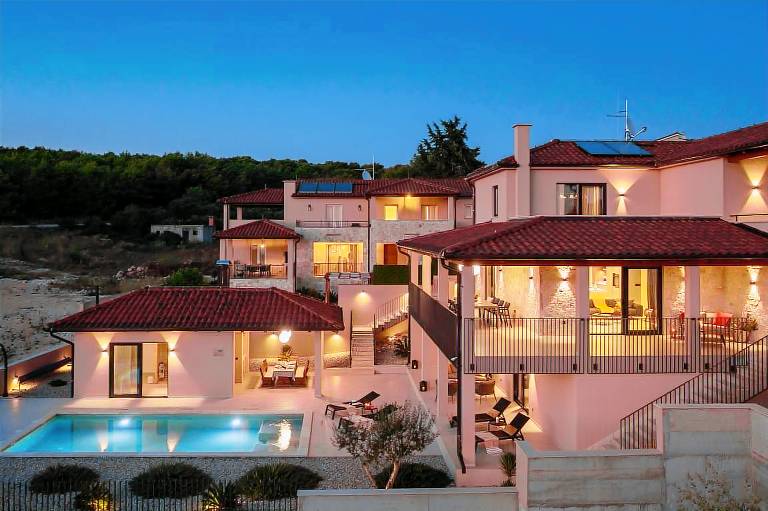 Ferienhaus in Sveti Filip i Jakov, Turanj , Kroatien für max. 34 Personen