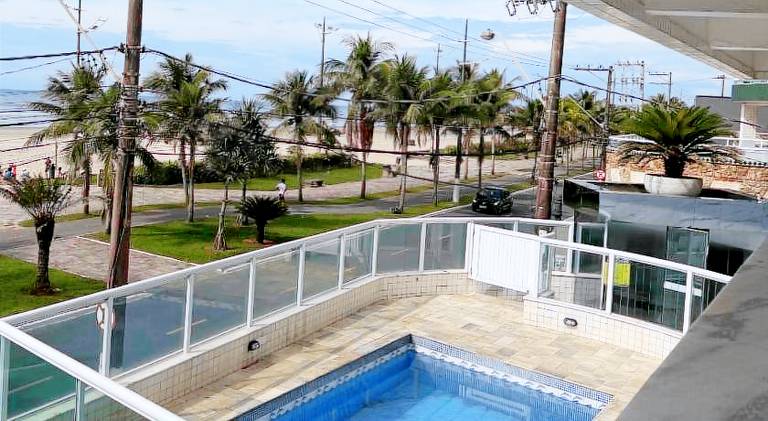 Holiday apartment with pool — photo 4