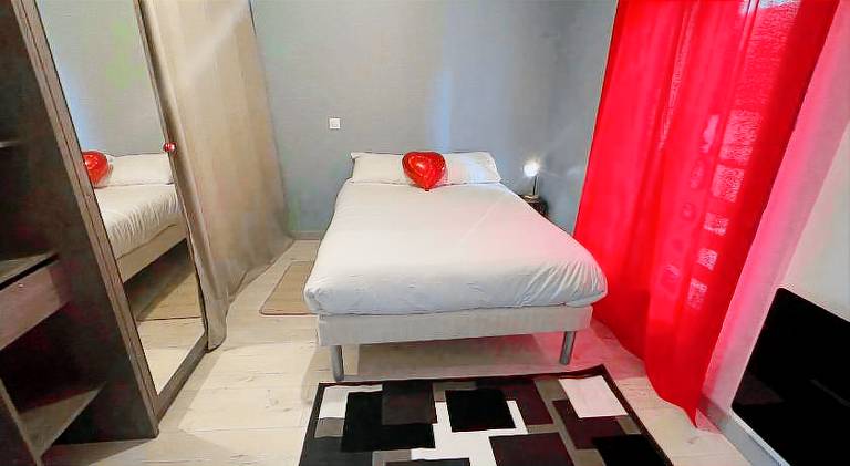 Holiday apartment with 2 rooms for 5 persons in Meaux