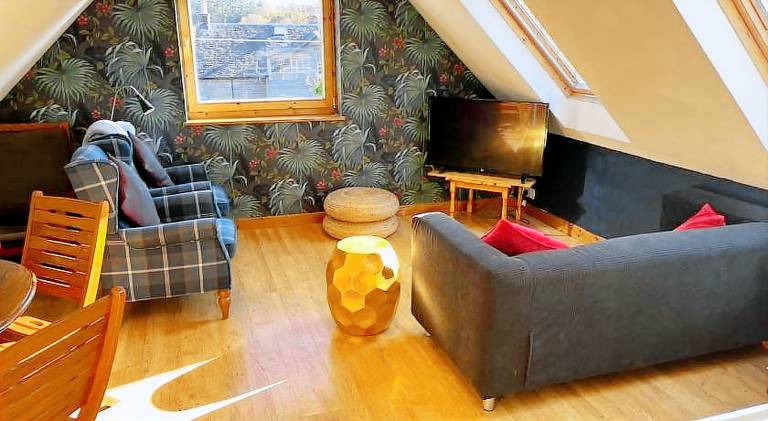 Vacation home with jacuzzi — photo 2