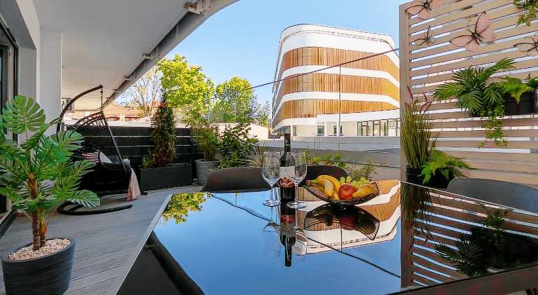 Serviced apartment with garden, pool & sauna — photo 4