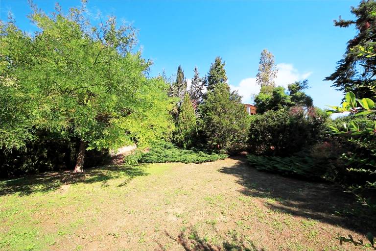 Villa with yard & barbeque — photo 3