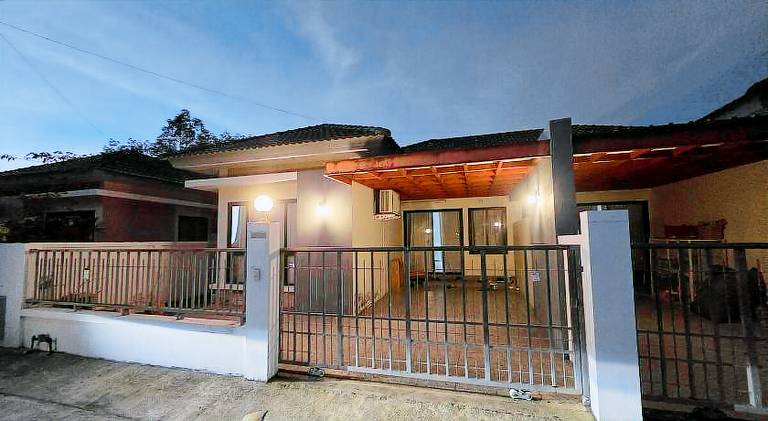 Villa with pool — photo 3
