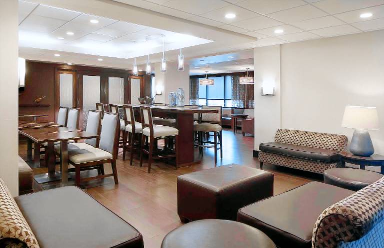 Hampton Inn Evansville — photo 4