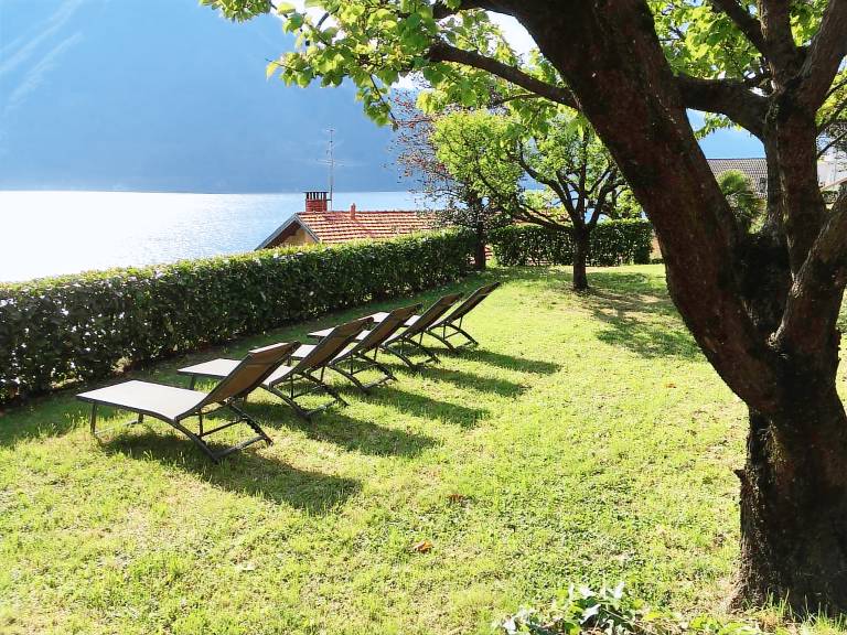 Fully equipped lovely chalet with yard, pool & patio | Panoramic view | Dogs allowed — photo 5