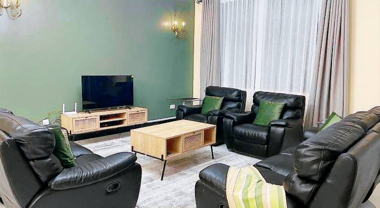 Holiday apartment with pool in Dar es Salaam