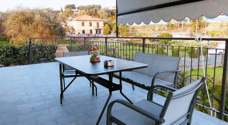 Vacation home with 2 rooms for 6 persons in Lavagna