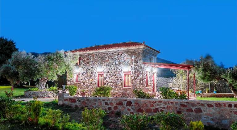 Villa & Stone House with Pool, 10 Mins to Skala Eressos Beach — photo 4