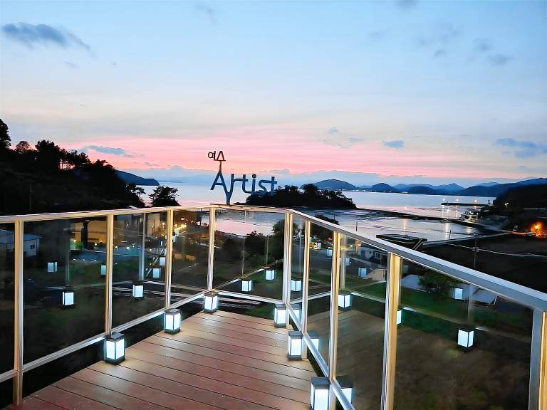 Yeosu Artist Ocean View Private Pool Villa — photo 3