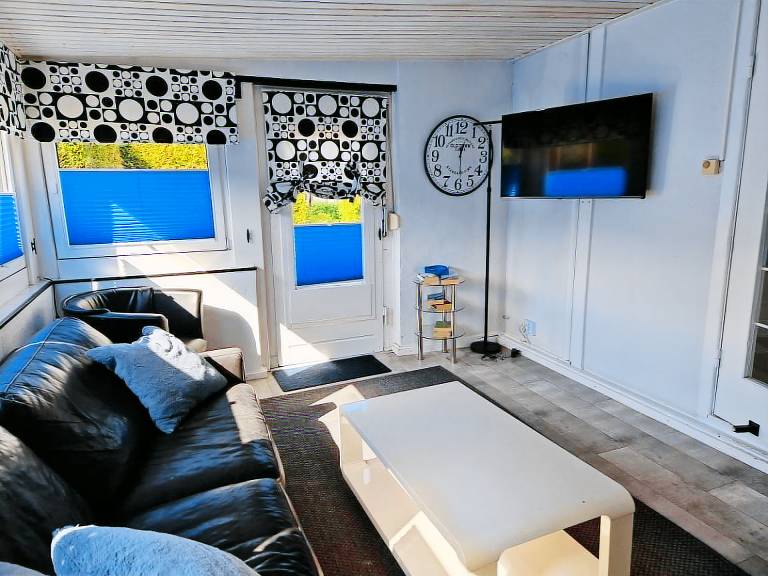 Fully equipped vacation home with grill, yard & terrace | Close to the beach | Pet-friendly — photo 2