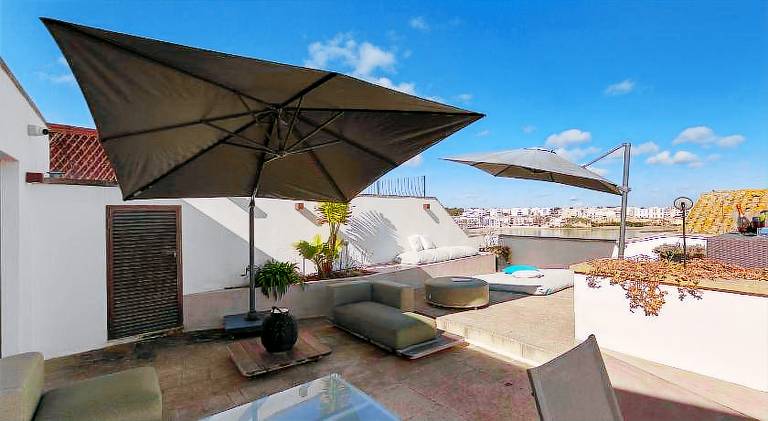 Rental apartment with pool — photo 2
